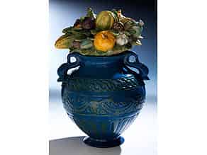 Detail images:  Bedeutende museale Keramikvase mit Fruchtgebinde aus der Werkstatt von Giovanni della Robbia