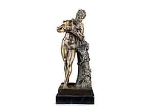 Detailabbildung:   Bronzefigur des Silen mit dem jungen Bacchus