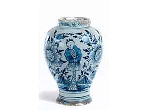 Detail images:   Fayence-Vase