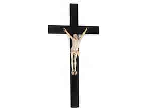 Detailabbildung:   Kruzifix mit Corpus Christi in Elfenbein