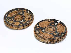 Detailabbildung:   Paar Platten im Stil apulischer, antiker Keramik
