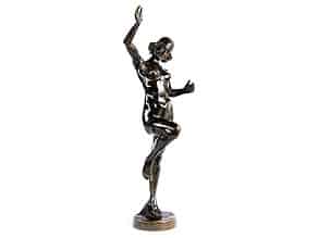 Detailabbildung:  † Bronzestatue eines tanzenden Mädchens