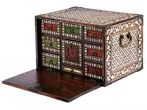 Detail images:   Kabinettkasten aus der portugiesischen Kolonialzeit des 17. Jahrhunderts