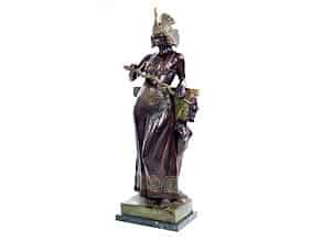 Detailabbildung:  Bronzefigur einer Cleopatra 