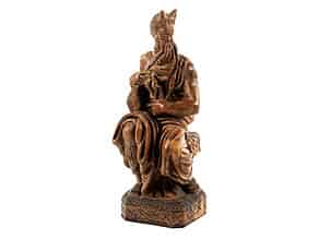Detailabbildung:   Schnitzfigur des sitzenden Moses nach Michelangelo