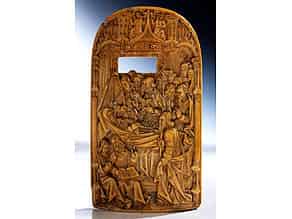 Detail images:   Spätgotische Kusstafel in Elfenbein mit Reliefdarstellungen der Beweinung Mariens 