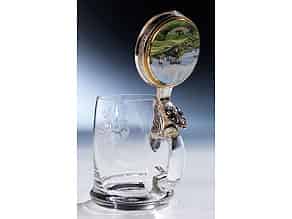 Detailabbildung:   Kleiner, beschliffener Glasbierkrug mit Silbermontierung und Porzellanbild
