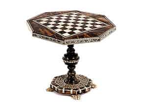 Detail images:  Schachbrett in Form eines Miniaturtischchens 
