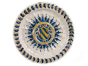Detail images:  Große Majolika-Platte mit Wappen
