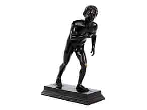 Detailabbildung:   Bronzefigur eines jungen, nackten Athleten ( Diskobol )