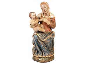 Detailabbildung:   Schnitzfigur einer Madonna mit dem Kind