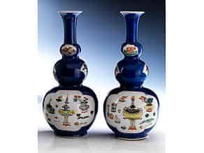 Detail images:   Paar Flaschenkürbis-Vasen