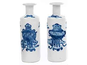 Detail images:   Paar kleine, zylindrische Vasen