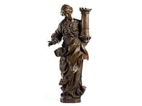 Detailabbildung:   Bronzefigur der Heiligen Barbara
