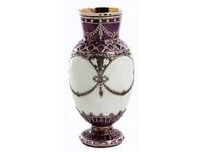 Detail images:  Kleine, guillochierte Vase