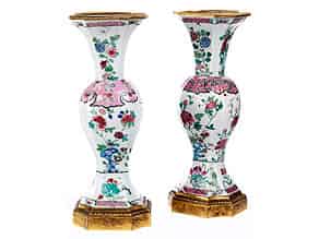 Detailabbildung:   Paar Famille rose-Vasen