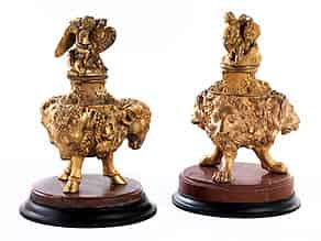 Detail images:  † Paar vergoldete Bronze-Deckelgefäße
