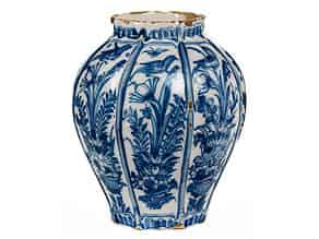 Detail images:   Frankfurter Fayence-Vase