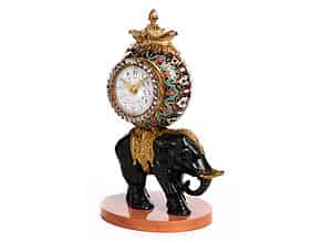 Detailabbildung:   Miniaturuhr auf dem Rücken eines Elefanten