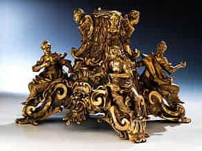 Detailabbildung:  Außergewöhnliche Bronze-Basis mit den Kardinaltugenden