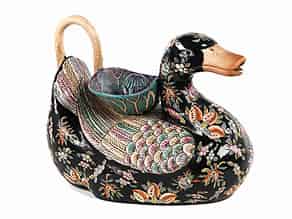 Detailabbildung:   Keramikgefäß in Form einer Ente