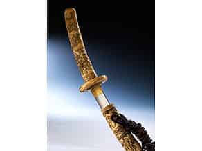 Detailabbildung:   Samurai-Schwert mit Elfenbeingriff und Tsuba in Elfenbeinscheide