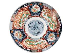 Detail images:   Große Porzellan-Platte mit Imari-Dekor