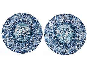 Detail images:  Paar Fayence-Teller im Rokokostil
