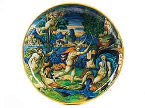 Detail images:  Majolika-Istoriato-Schale auf Fuß mit Wappen