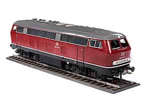 Detailabbildung:  Großes Modell einer Elektrolokomotive der Deutschen Bahn