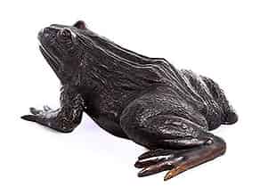 Detail images:   Große Bronzefigur einer Kröte