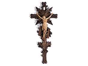 Detailabbildung:   Holzkreuz mit Corpus Christi