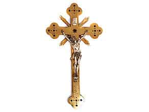 Detailabbildung:   Großes, vergoldetes Kreuz mit Corpus Christi