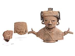 Detailabbildung:   Konvolut von drei präkolumbianischen Tonfiguren