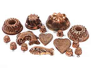 Detail images:   Konvolut von ca. 15 Back- und Pastetenmodeln in Kupfer