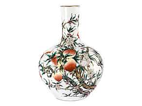 Detail images:   Große Nine-Peaches-Vase