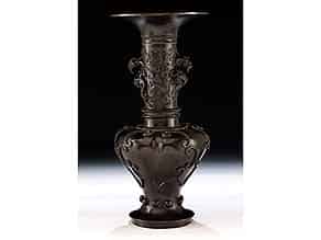 Detail images:   Bronze-Vase