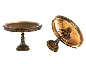 Detail images:   Paar Bronze-Tazzae mit Email-Dekor
