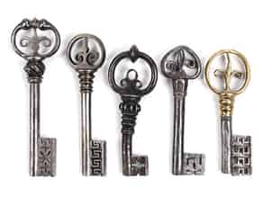 Detail images:  Konvolut von fünf Schlüsseln