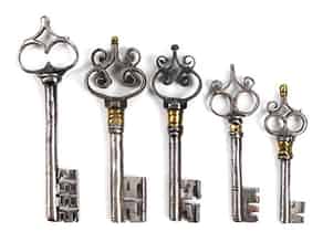Detail images:  Konvolut von fünf Schlüsseln