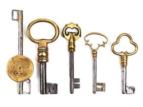 Detail images:   Konvolut von fünf Schlüsseln
