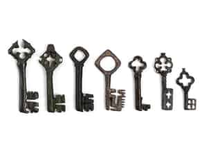 Detail images:  Konvolut von sieben Schlüsseln