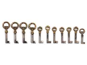 Detail images:   Konvolut von elf Schlüsseln
