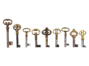 Detail images:   Konvolut von neun Schlüsseln