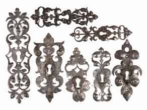 Detail images:   Konvolut von sieben Schlüsselschildern