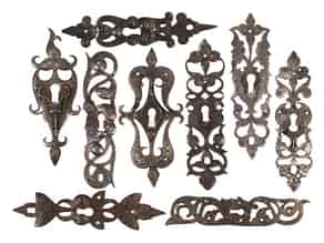 Detail images:   Konvolut von neun Schlüsselschildern