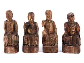 Detailabbildung:  Gruppe von vier Sitzfiguren des Typus Unsterblicher Buddha 
