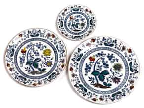 Detail images:   Satz von drei chinesischen Porzellantellern 