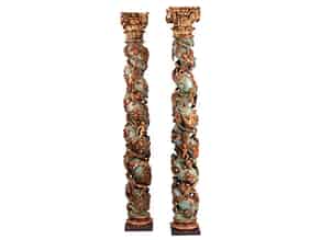 Detailabbildung:   Paar imposante, gedrehte Säulen 