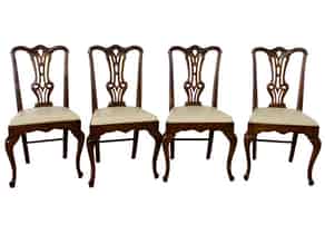 Detail images:   Satz von vier Stühlen im Chippendalestil